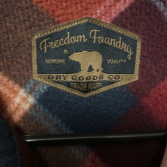 Men’s fleece button up flannel - Picture 3 of 4